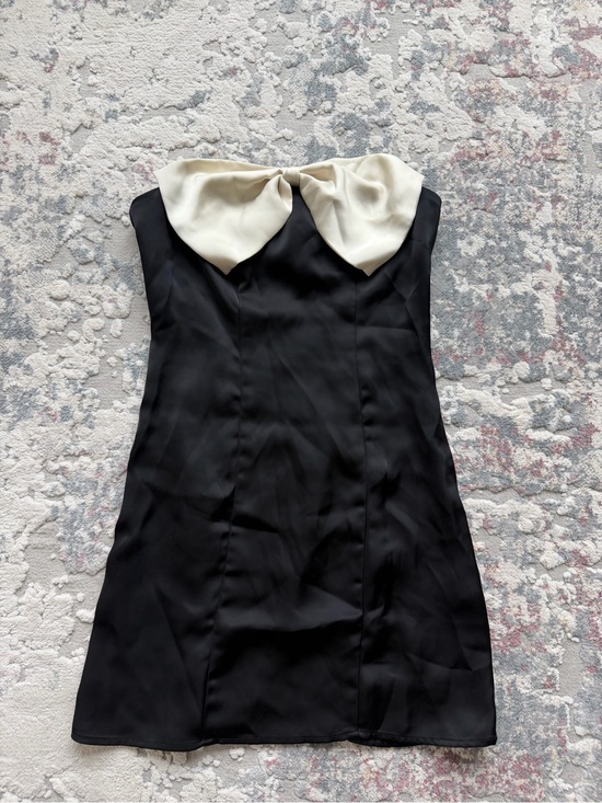Princess Polly Dresses & Skirts - Princess Polly Black Strapless Dress with Cream Bow Collar